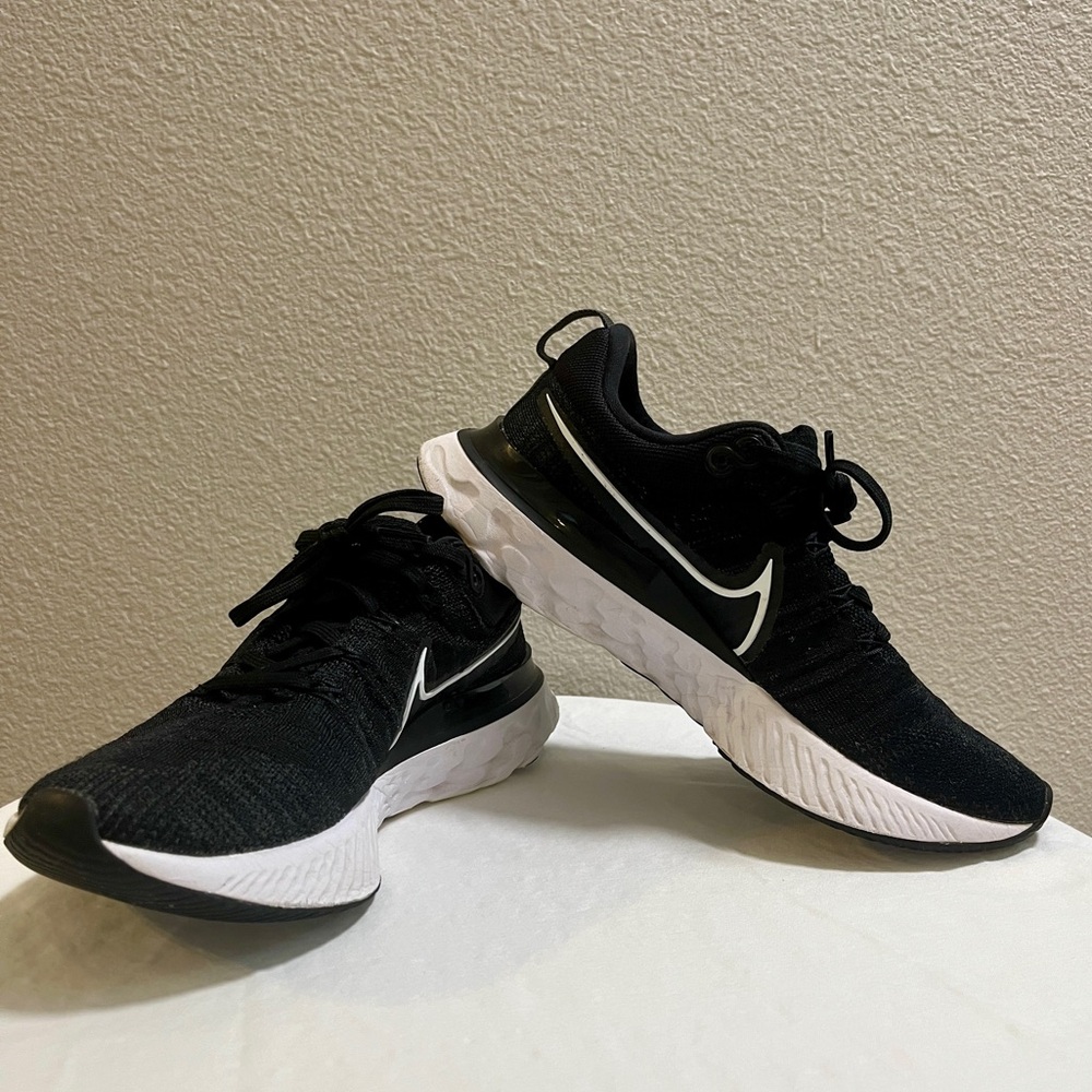 Nike Women’s React Infinity Flyknit size 7.5